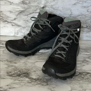 Salomon | women’s size 7.5 X Ultra 360 Leather Mid GORE-TEX Hiking Boots